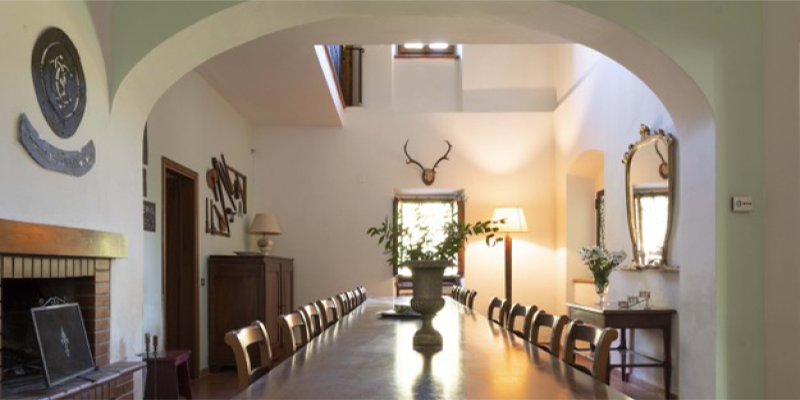 Large, timeless dining area, Villa Ortensia